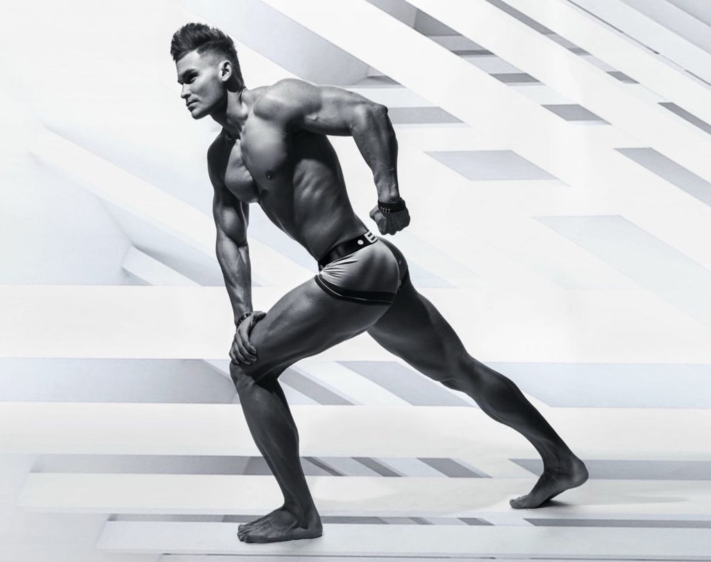 заказ стриптизера на девичник москва