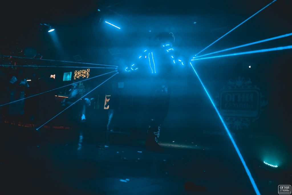 шоу дракона